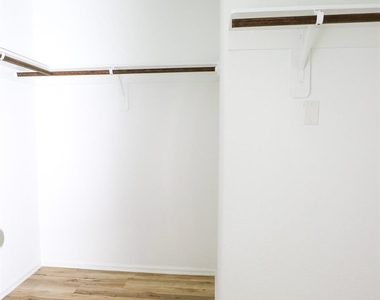 21811 Hickory Springs Court - Photo Thumbnail 11