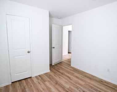 21811 Hickory Springs Court - Photo Thumbnail 13