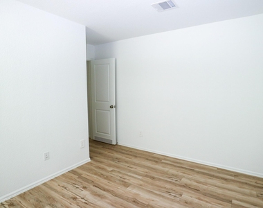21811 Hickory Springs Court - Photo Thumbnail 16