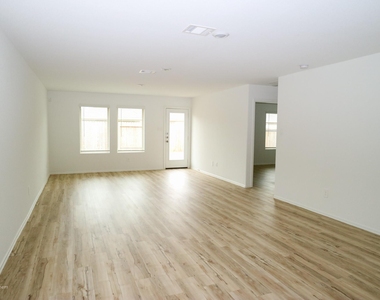 21811 Hickory Springs Court - Photo Thumbnail 8
