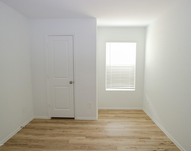 21811 Hickory Springs Court - Photo Thumbnail 15