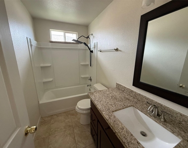 2724 Avenue D Avenue - Photo Thumbnail 5