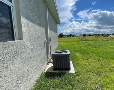 1088 Saturn Court - Photo Thumbnail 20