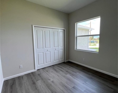 1088 Saturn Court - Photo Thumbnail 6