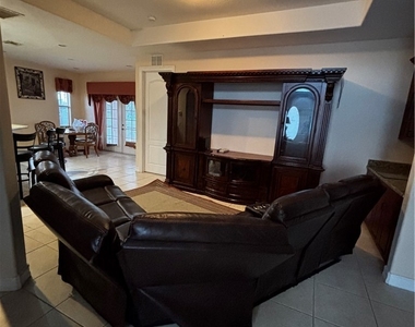 903 Unice Avenue N - Photo Thumbnail 5