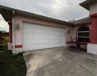 903 Unice Avenue N - Photo Thumbnail 2