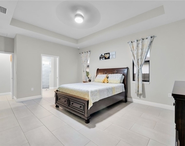 221 Chiquita Boulevard N - Photo Thumbnail 13