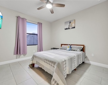 221 Chiquita Boulevard N - Photo Thumbnail 23