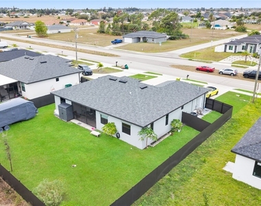 221 Chiquita Boulevard N - Photo Thumbnail 30