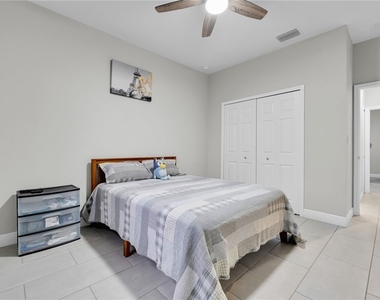 221 Chiquita Boulevard N - Photo Thumbnail 24
