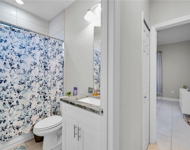 221 Chiquita Boulevard N - Photo Thumbnail 21