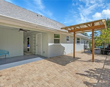 958 Indiana Avenue - Photo Thumbnail 19