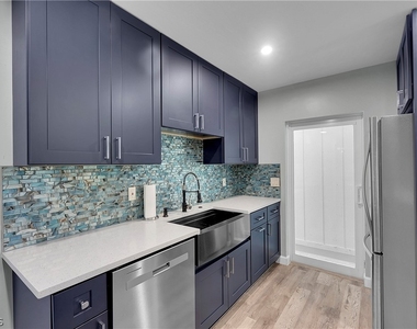 958 Indiana Avenue - Photo Thumbnail 6