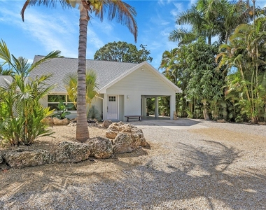 958 Indiana Avenue - Photo Thumbnail 1