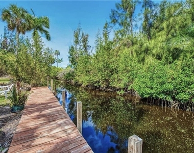 15075 Parkside Drive - Photo Thumbnail 15