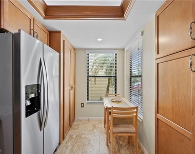 15075 Parkside Drive - Photo Thumbnail 23