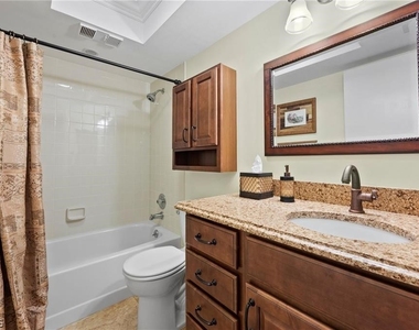 15075 Parkside Drive - Photo Thumbnail 14