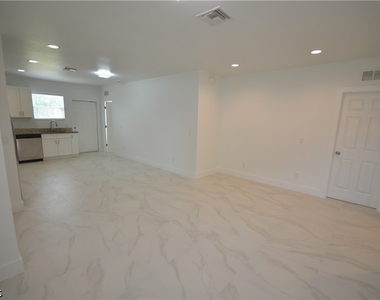 2197 Davis Court - Photo Thumbnail 13