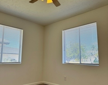 11389 Summerwinds Court - Photo Thumbnail 8