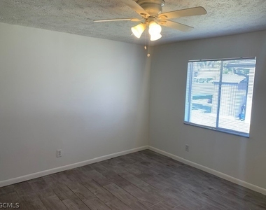 11389 Summerwinds Court - Photo Thumbnail 5