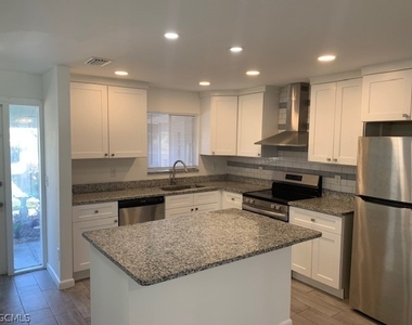 11389 Summerwinds Court - Photo Thumbnail 3