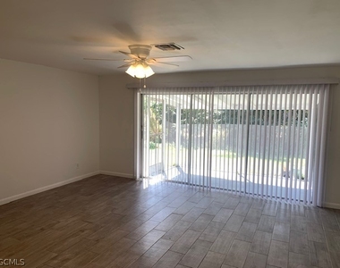 11389 Summerwinds Court - Photo Thumbnail 2