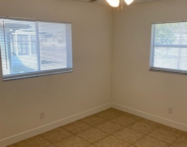 11298 Summerwinds Court - Photo Thumbnail 9