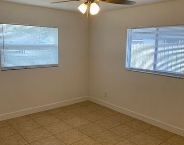 11298 Summerwinds Court - Photo Thumbnail 5