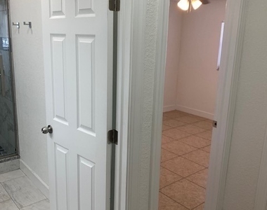 11298 Summerwinds Court - Photo Thumbnail 7