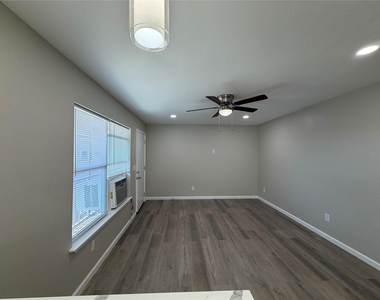 3113 Arbor Street - Photo Thumbnail 2