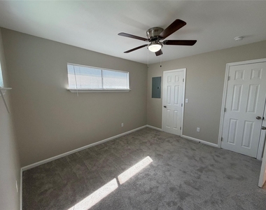 3113 Arbor Street - Photo Thumbnail 4