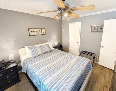 12100 Melville Dr - Photo Thumbnail 17