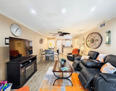 12100 Melville Dr - Photo Thumbnail 4