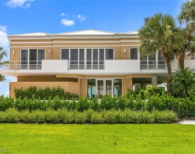 3860 Gordon Drive - Photo Thumbnail 4