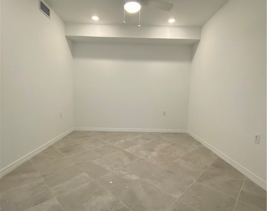 5427 Double Eagle Circle - Photo Thumbnail 9