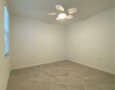5427 Double Eagle Circle - Photo Thumbnail 8