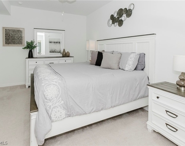 5835 Double Eagle Circle - Photo Thumbnail 11