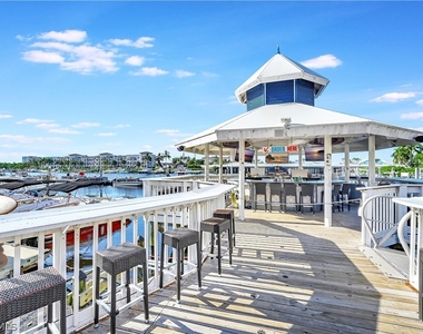 410 Bayfront Place - Photo Thumbnail 18