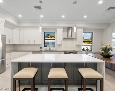 2721 Van Buren Avenue - Photo Thumbnail 7