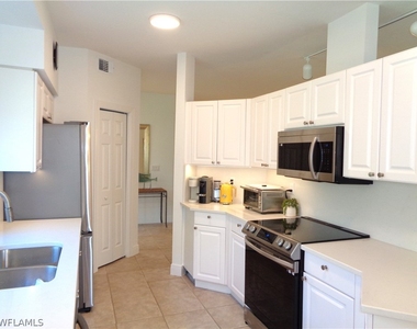 515 Laguna Royale Boulevard - Photo Thumbnail 10