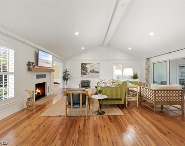 92 10th Avenue S - Photo Thumbnail 12