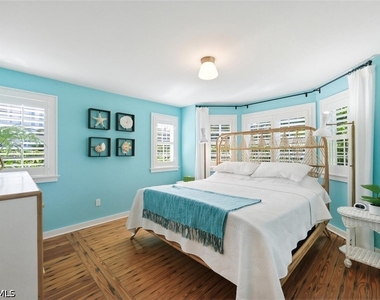 92 10th Avenue S - Photo Thumbnail 20