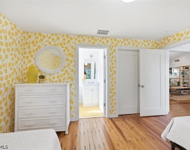 92 10th Avenue S - Photo Thumbnail 25