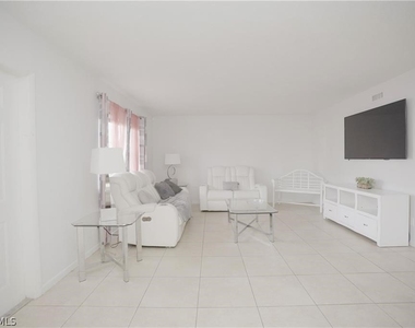 4635 Bayshore Drive - Photo Thumbnail 22