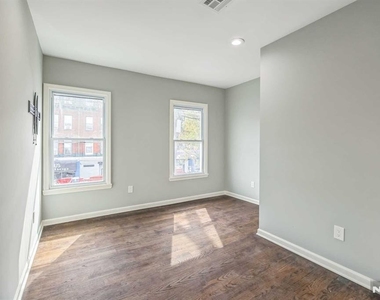 541 Union - Photo Thumbnail 3