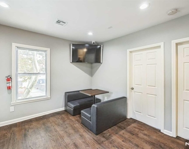 541 Union - Photo Thumbnail 4