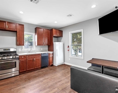 541 Union - Photo Thumbnail 8