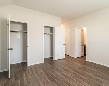 2418 Flathead Drive - Photo Thumbnail 12