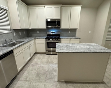 1436 Sundown Glen Lane - Photo Thumbnail 7