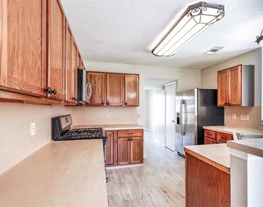 2103 Charlton House Lane - Photo Thumbnail 9